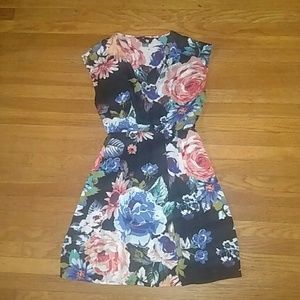 H&M Floral print mini poly dress. Size 6.
